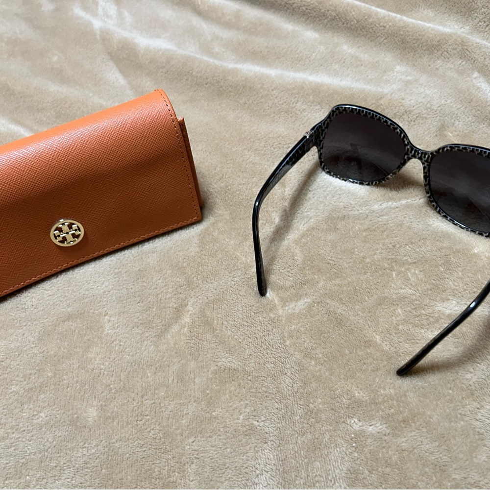 Tory Burch Black Sunglasses - Picture 2 of 6